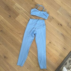 ALO Yoga - Airlift Legging and bra set